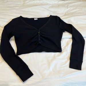 TNA SMALL BLACK LONG SLEEVE BUTTON UP CROP TOP
